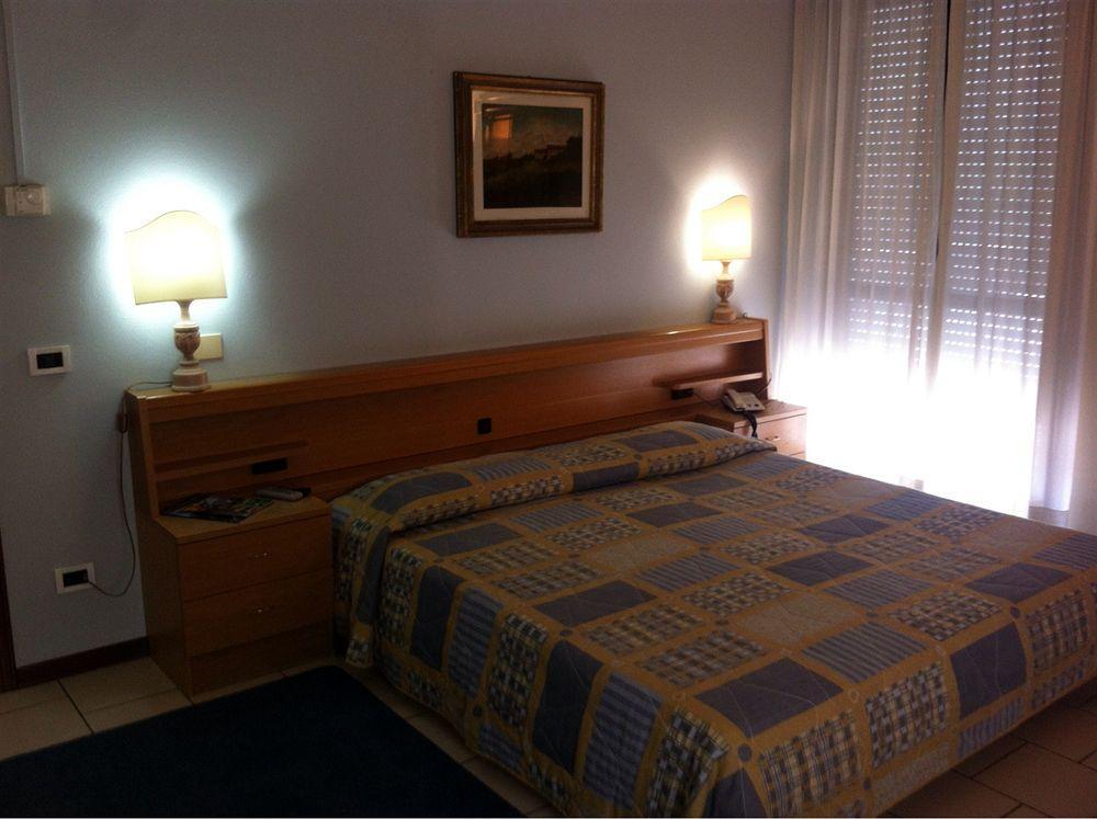 Hotel Cristallo Barga Fornaci di Barga Εξωτερικό φωτογραφία
