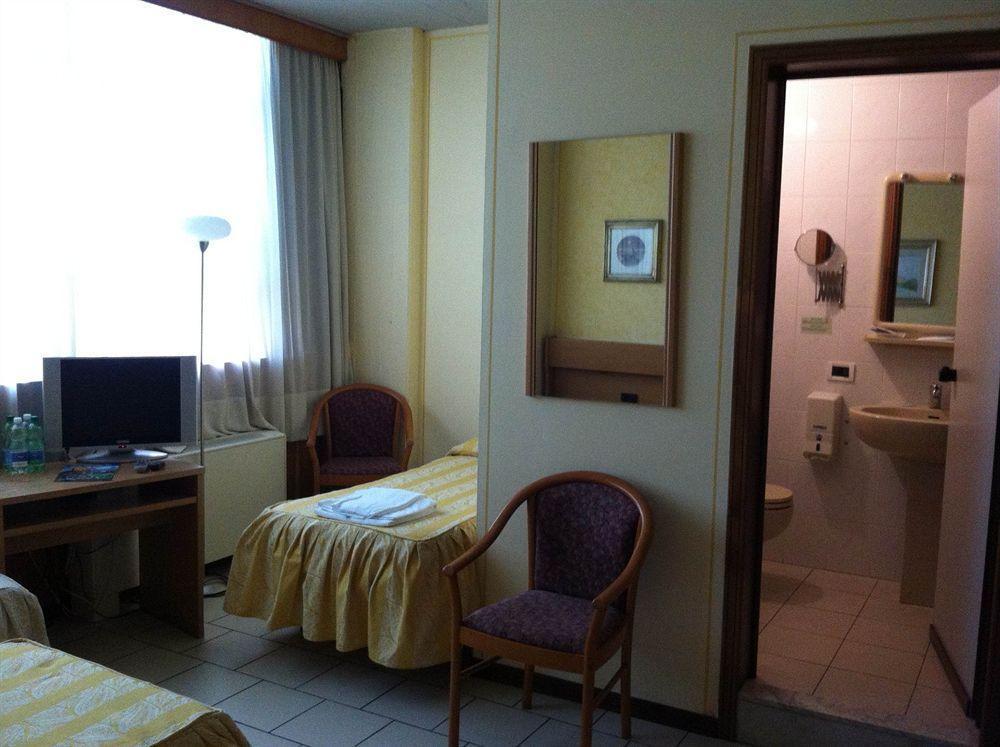 Hotel Cristallo Barga Fornaci di Barga Εξωτερικό φωτογραφία
