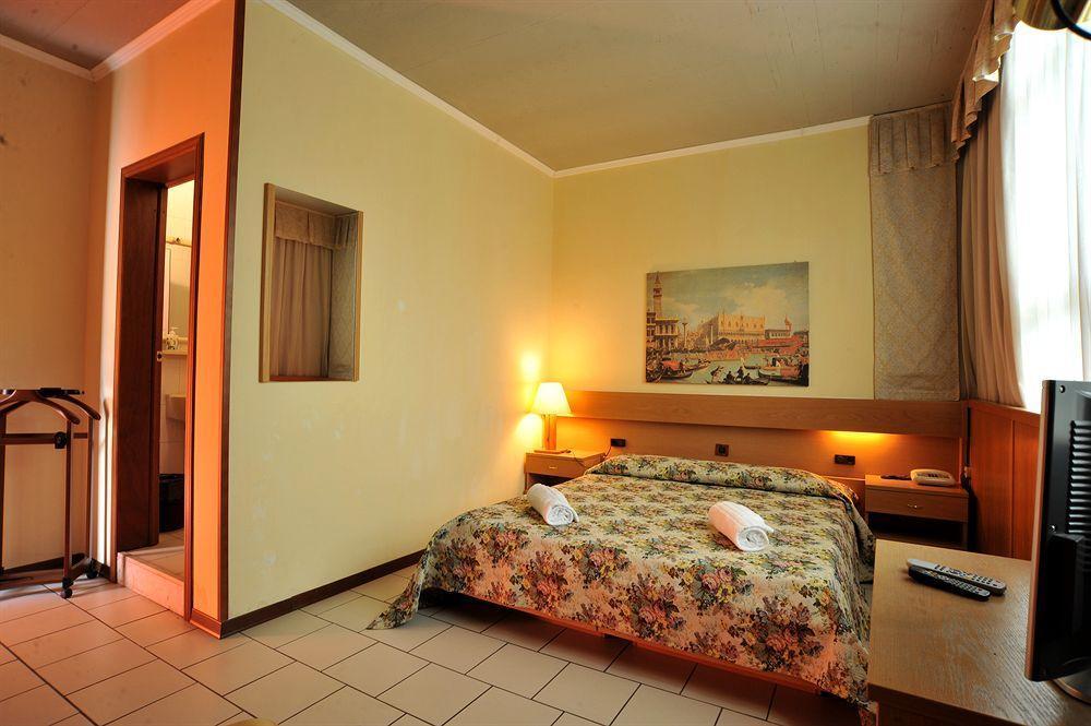 Hotel Cristallo Barga Fornaci di Barga Εξωτερικό φωτογραφία