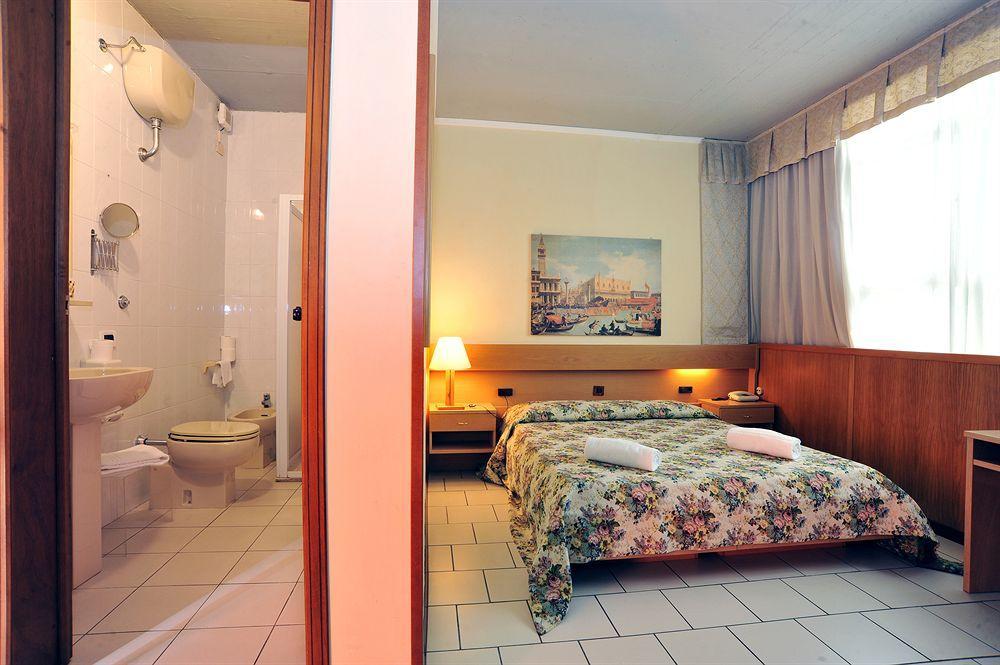 Hotel Cristallo Barga Fornaci di Barga Εξωτερικό φωτογραφία